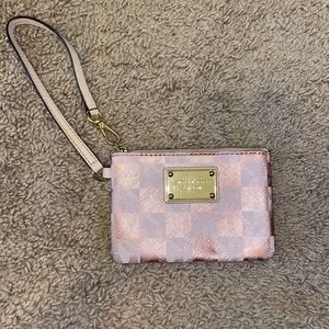 Michael kors wristlet